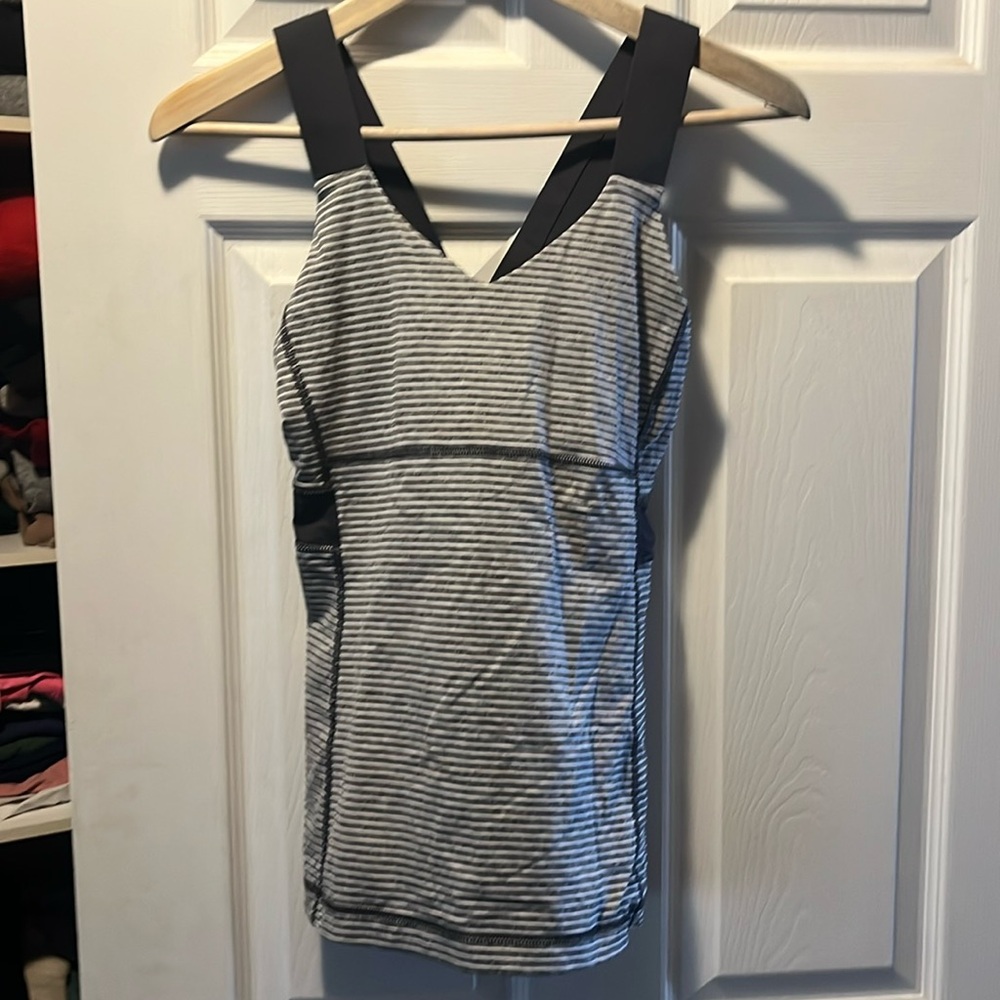 Lulu workout top